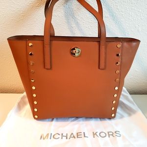 Michael kors shoulder bag. Brand New